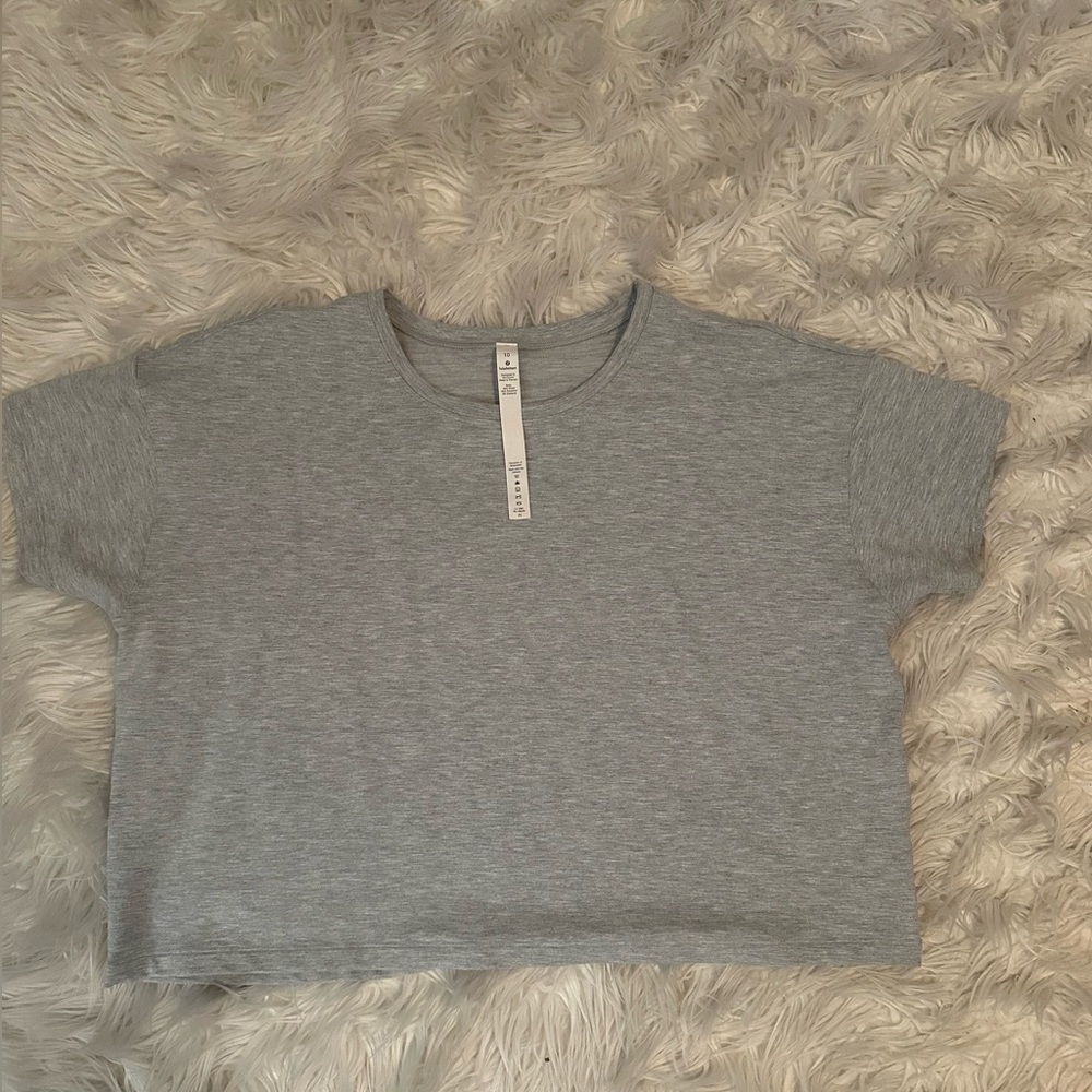 Lululemon Cropped tshirt